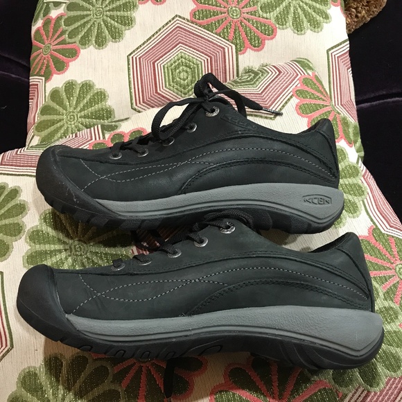 KEEN leather waterproof shoes black hiking - Picture 3 of 6